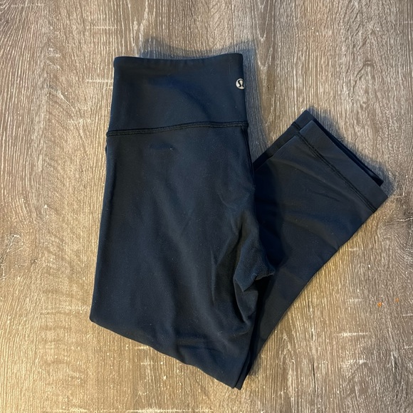 lululemon athletica Pants - Lululemon Crop Leggings, Size 6